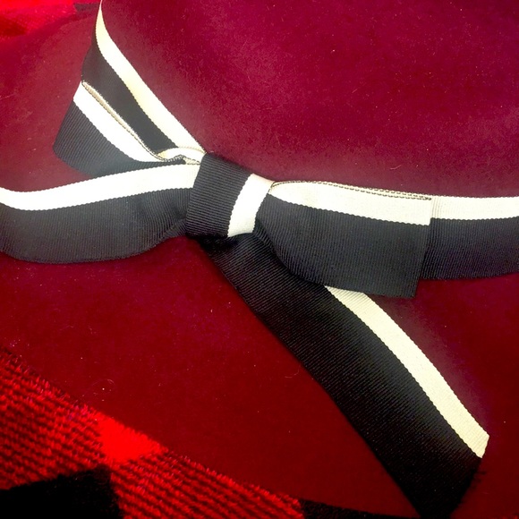 Maroon wool hat - Picture 3 of 5